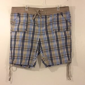 Woman’s plus size shorts, size 22W
